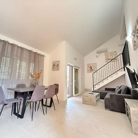 Apartments Andela Petrčane Extérieur photo