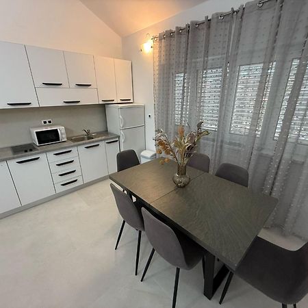 Apartments Andela Petrčane Extérieur photo