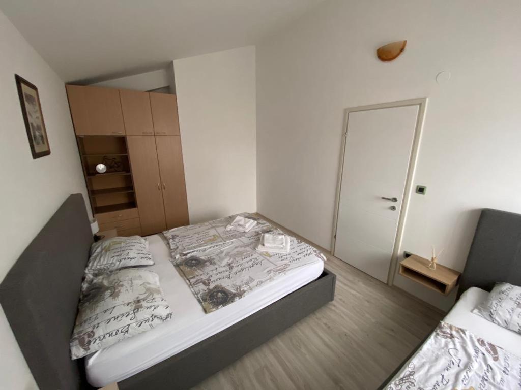 Apartments Andela Petrčane Extérieur photo