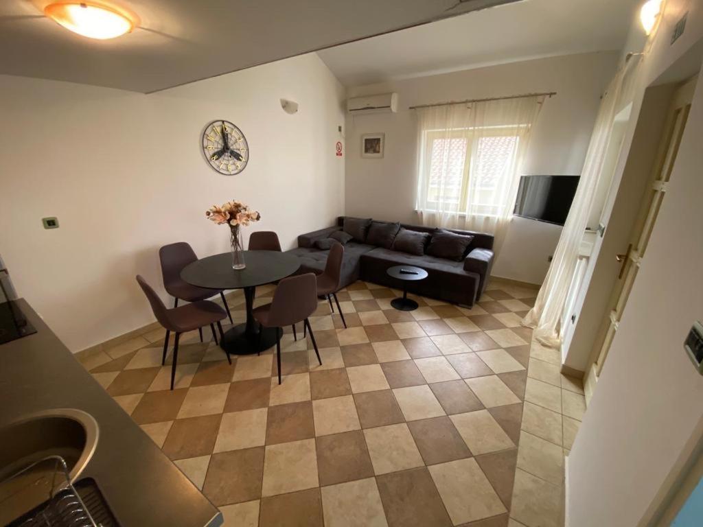 Apartments Andela Petrčane Extérieur photo