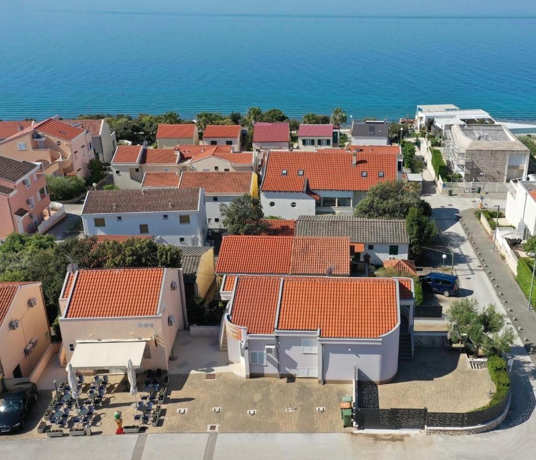 Apartments Andela Petrčane Extérieur photo