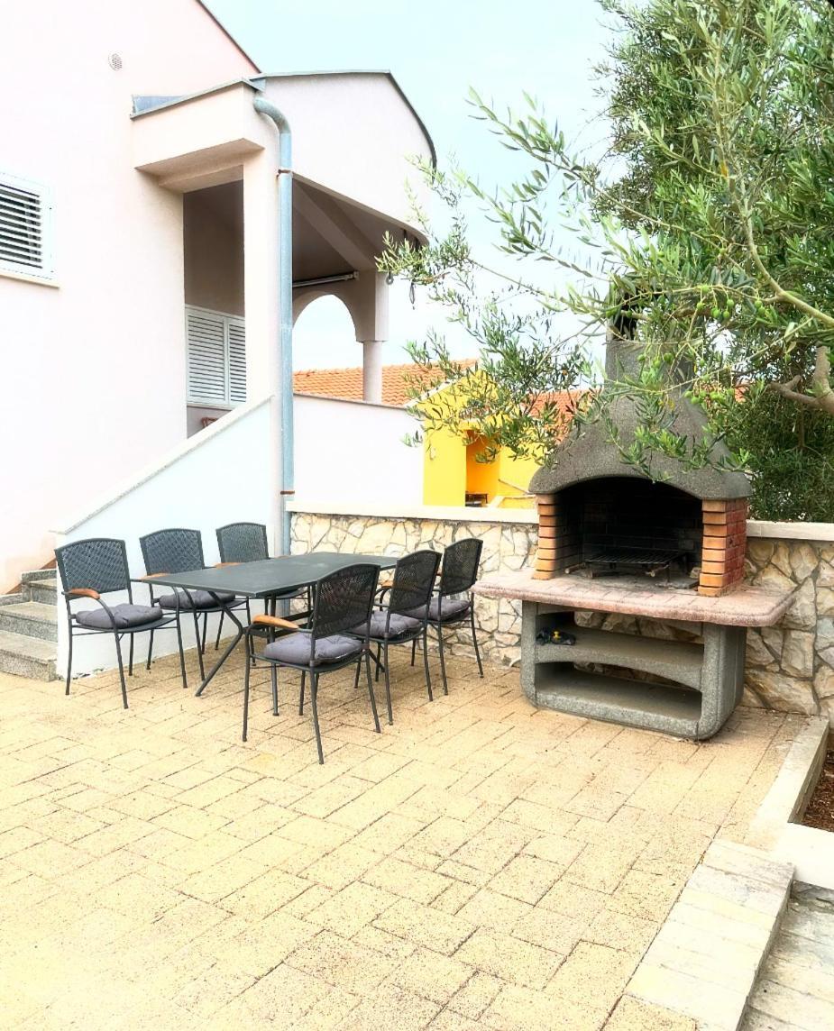 Apartments Andela Petrčane Extérieur photo