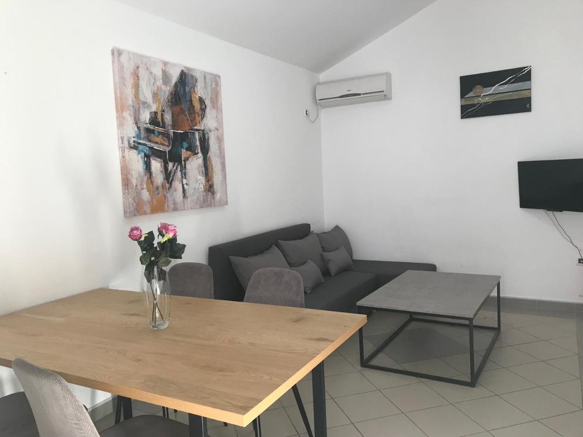 Apartments Andela Petrčane Extérieur photo